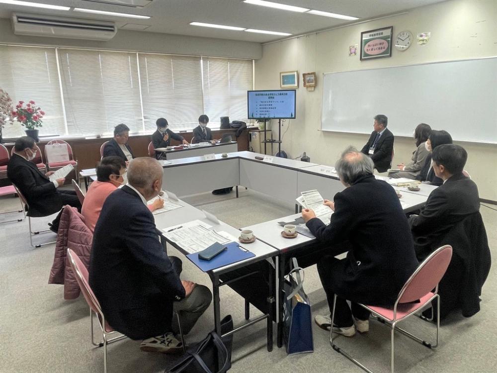 加須小学校での出張説明の様子