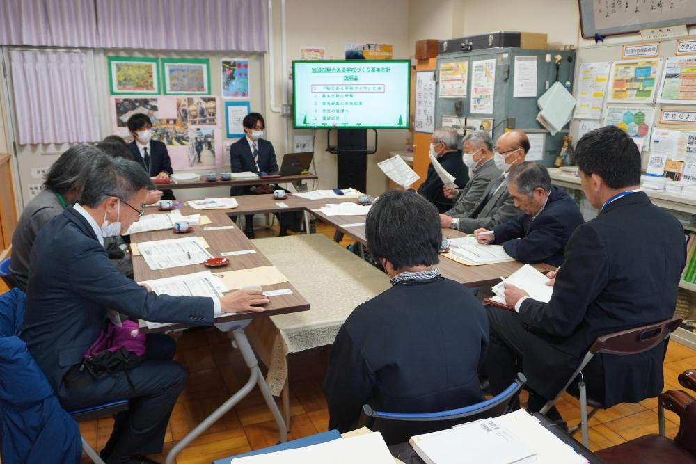 三俣小学校での出張説明の様子