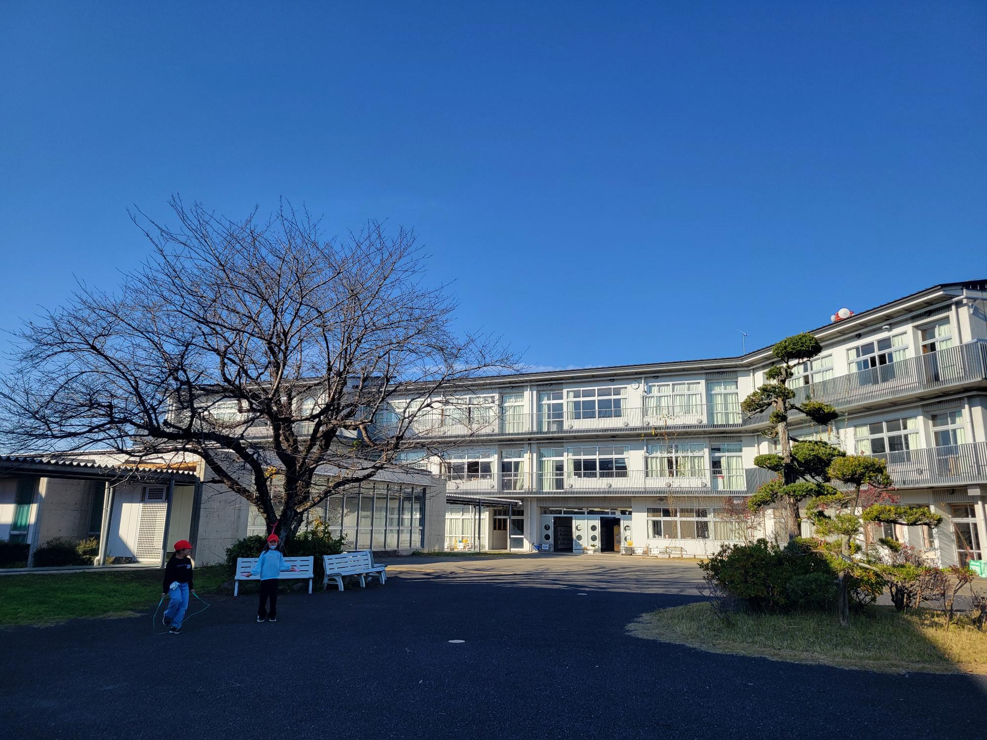 北川辺東小 (R6 冬)
