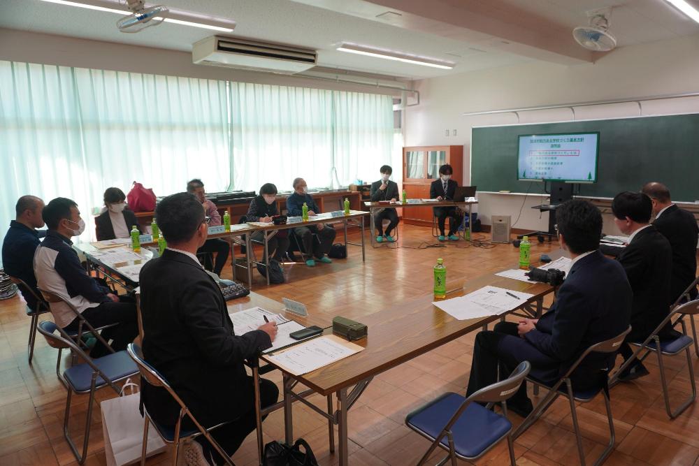 不動岡小学校での出張説明の様子