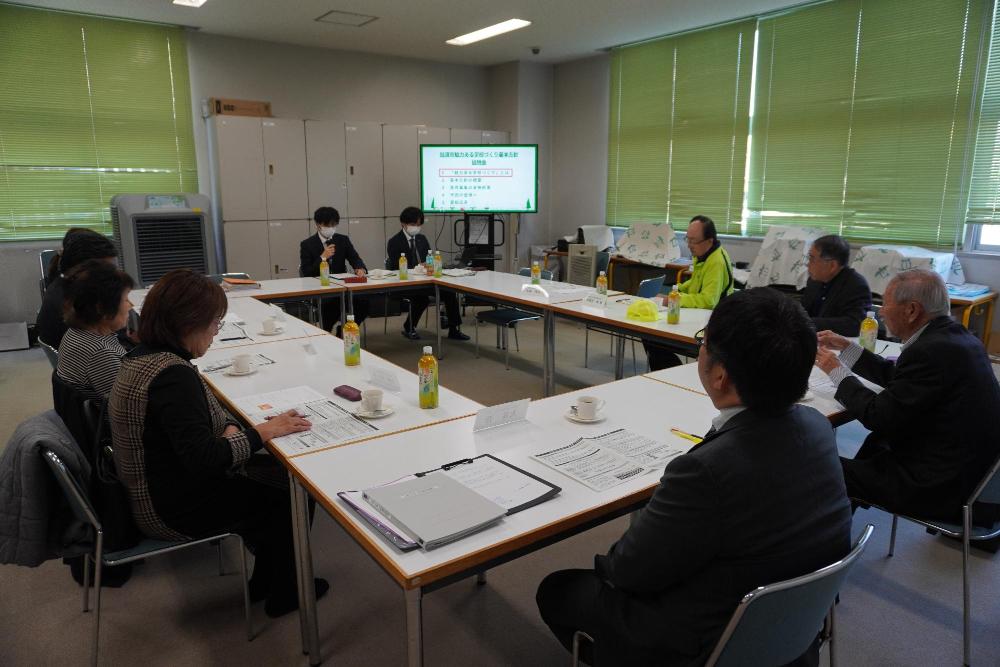 加須南小学校での出張説明の様子