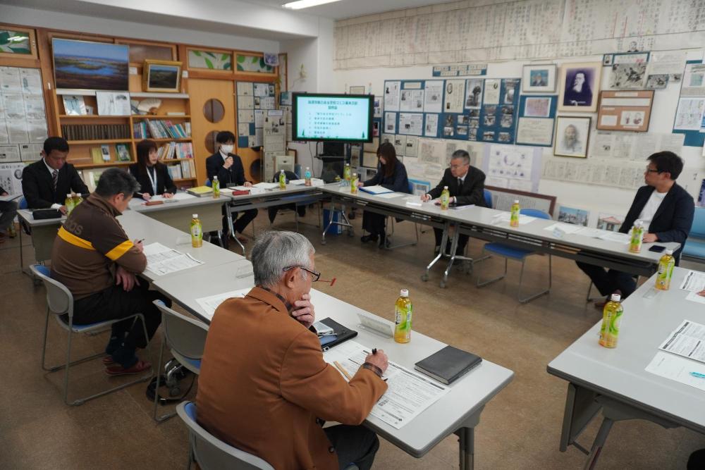 北川辺西小学校での出張説明の様子