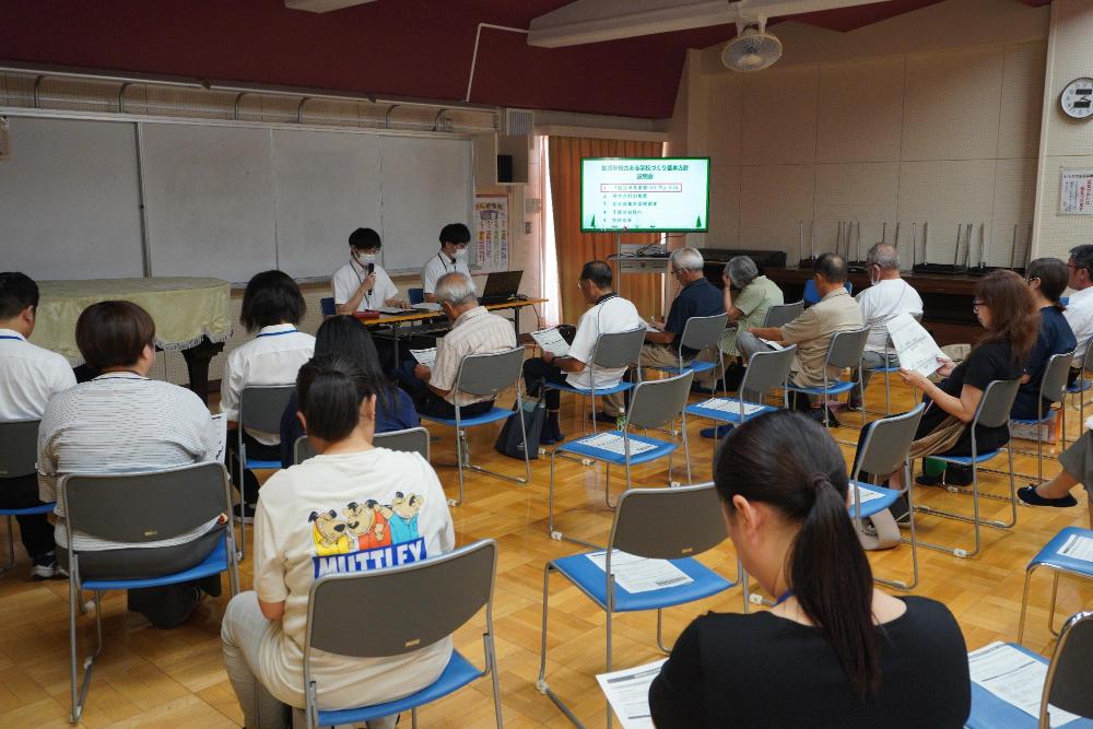 大越小学校での出張説明の様子