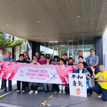 デフリンピックPRカー埼玉巡回記念写真