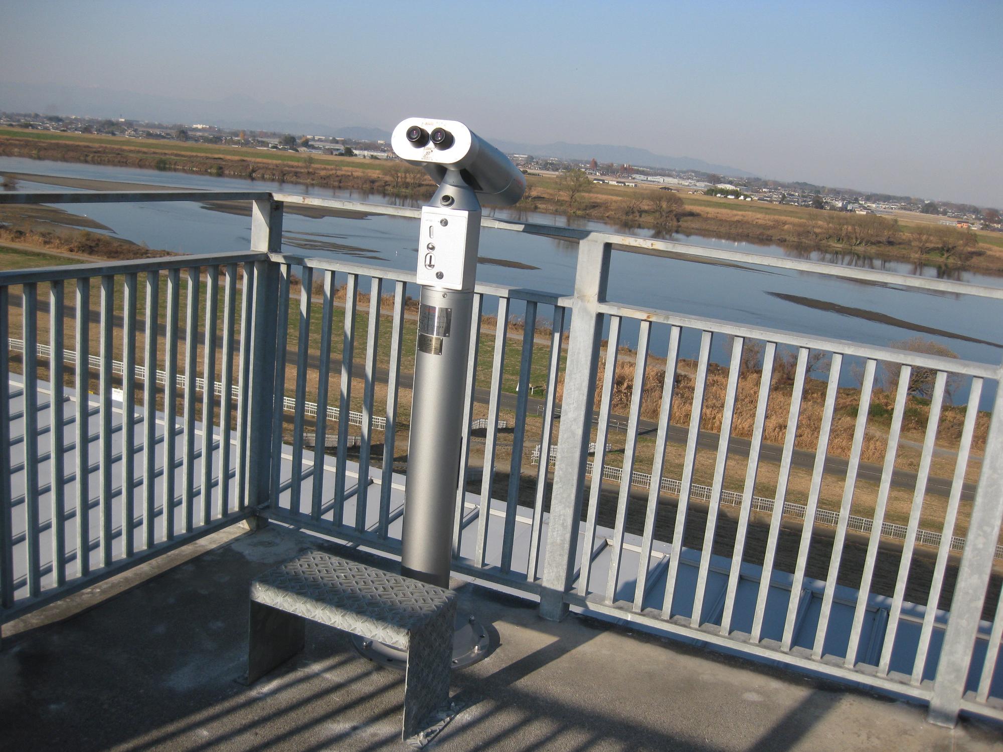 双眼観光望遠鏡