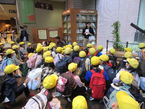 10月10日 社会科見学（3年）1