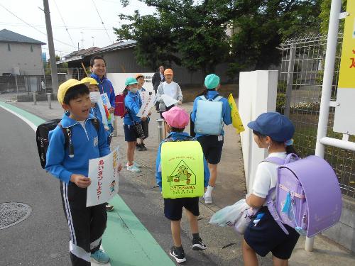 5月12日 あいさつ運動3
