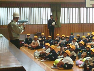避難・引渡し訓練の様子1