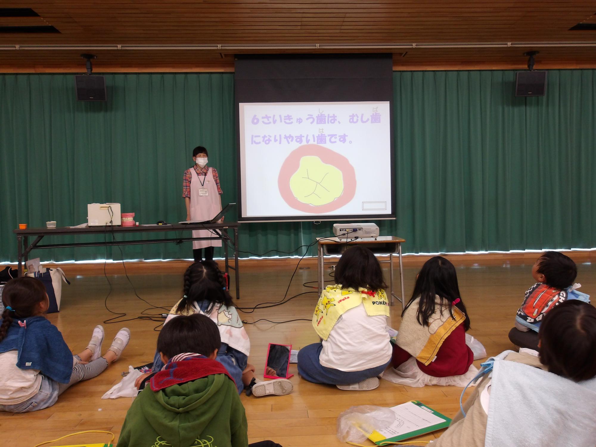 R5 歯科衛生士に歯磨き指導