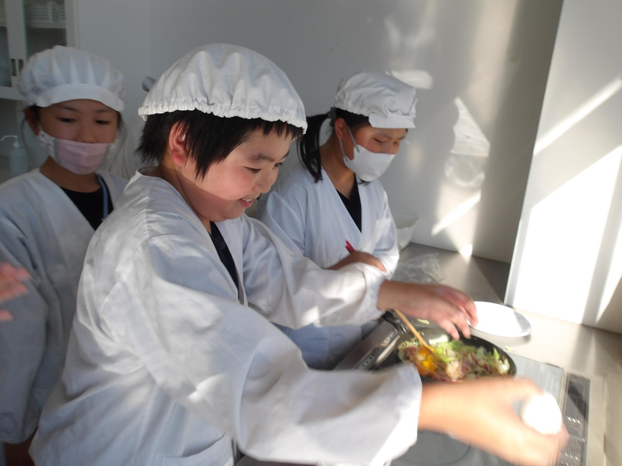 R5 6年調理実習1