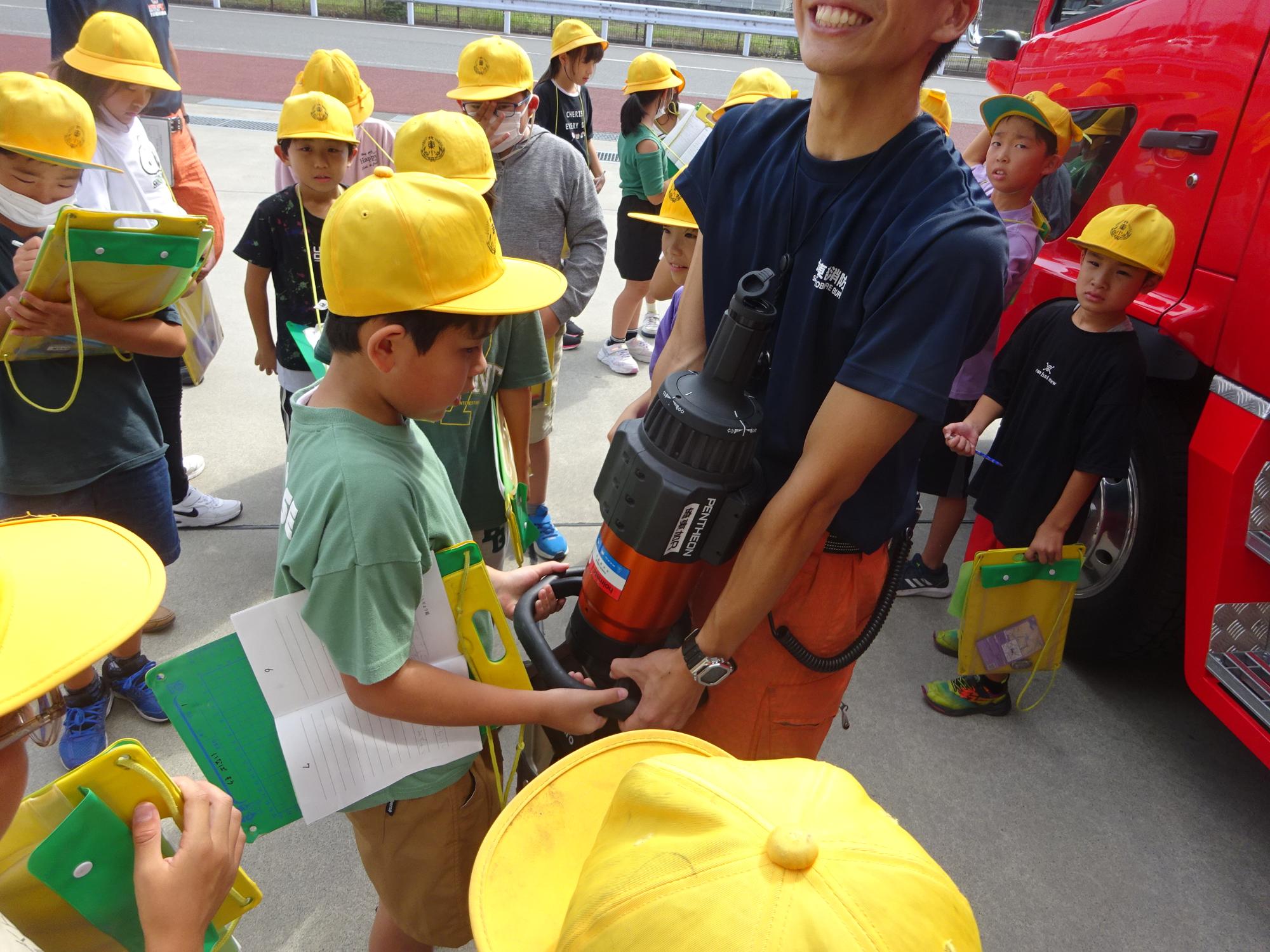 R5 3年生社会科見学消防署2