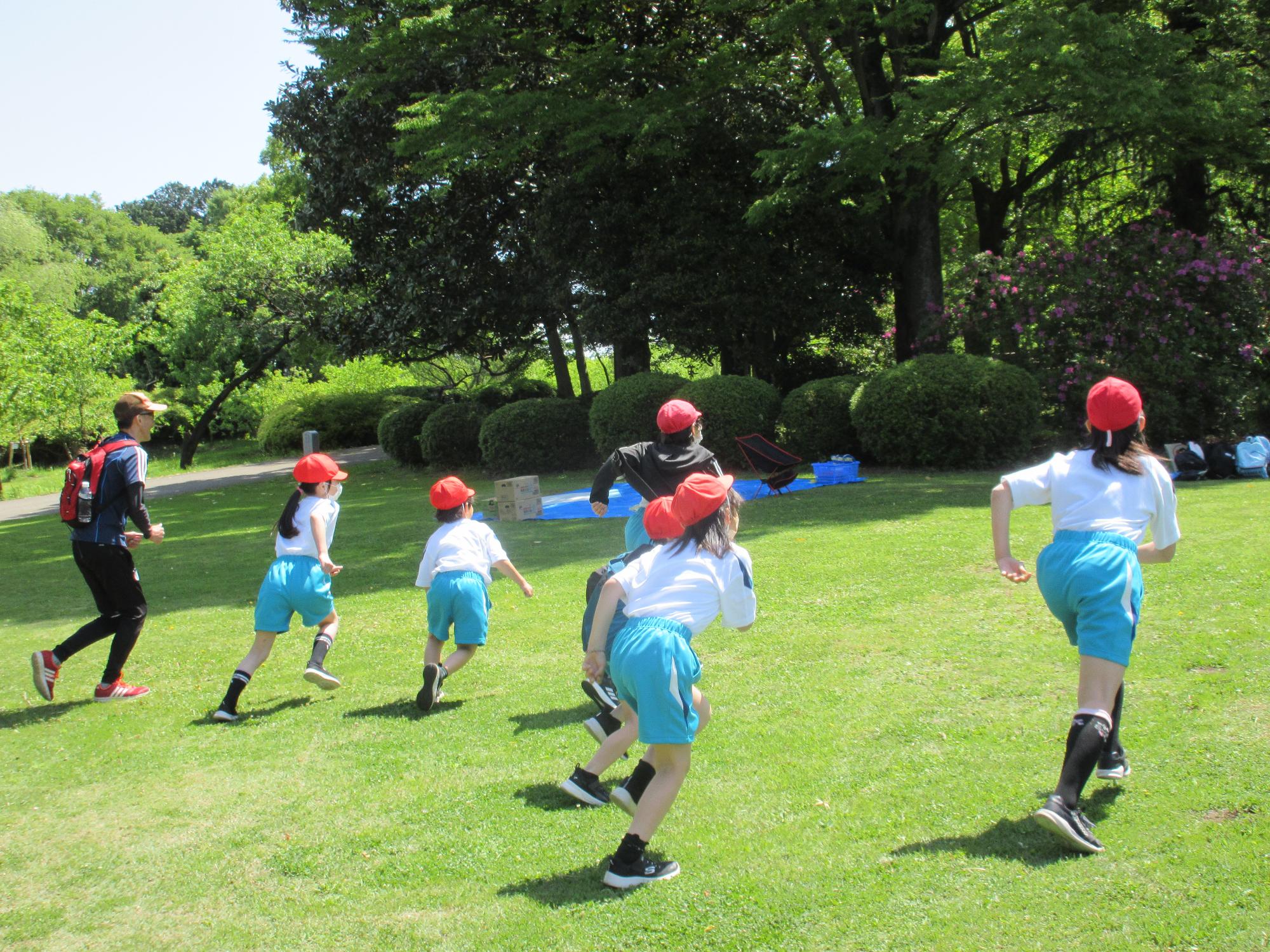 全校徒歩遠足 だるまさんがころんだ