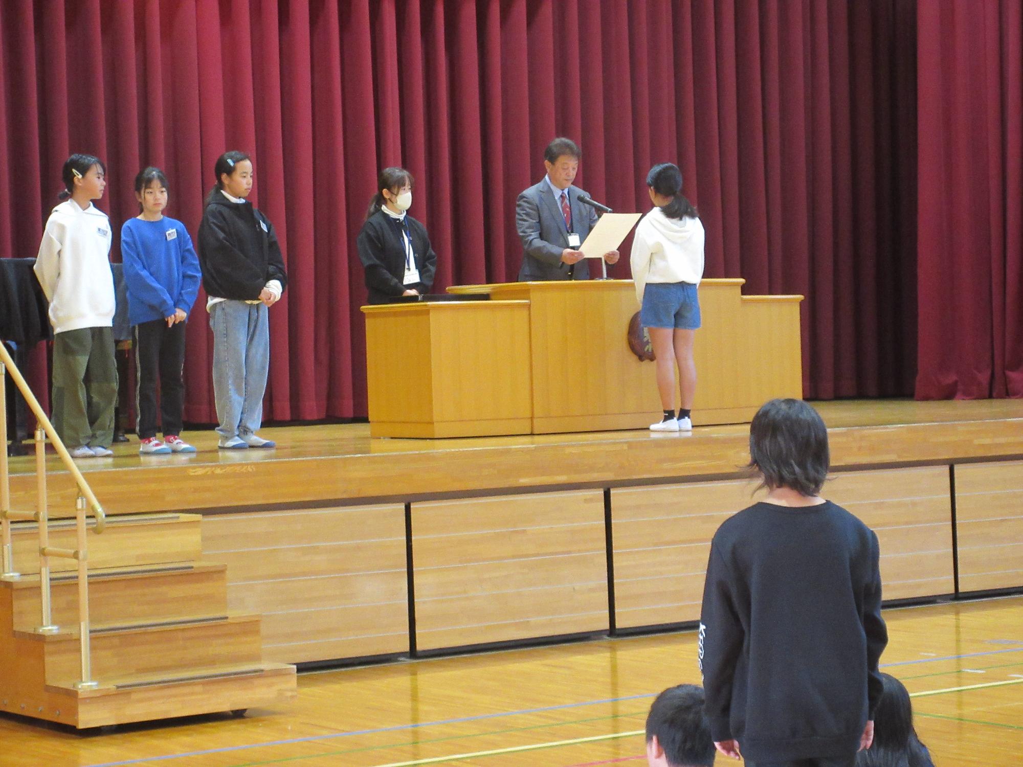 R6 11月の表彰朝会2