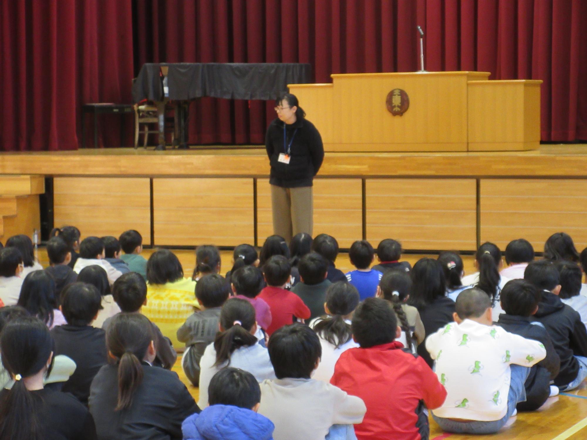R6 11月の表彰朝会3