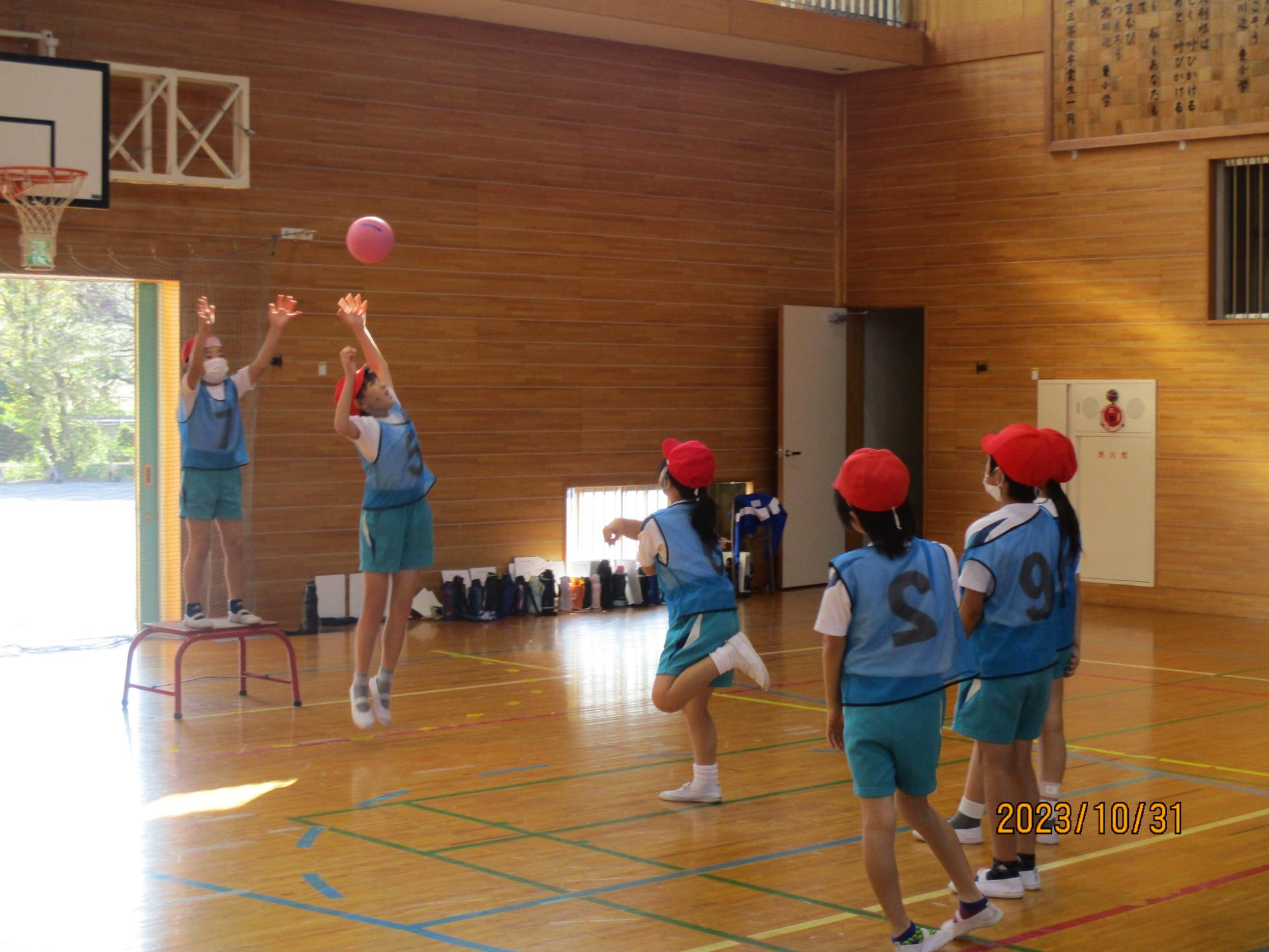 R5 3年生ポートボールの授業3