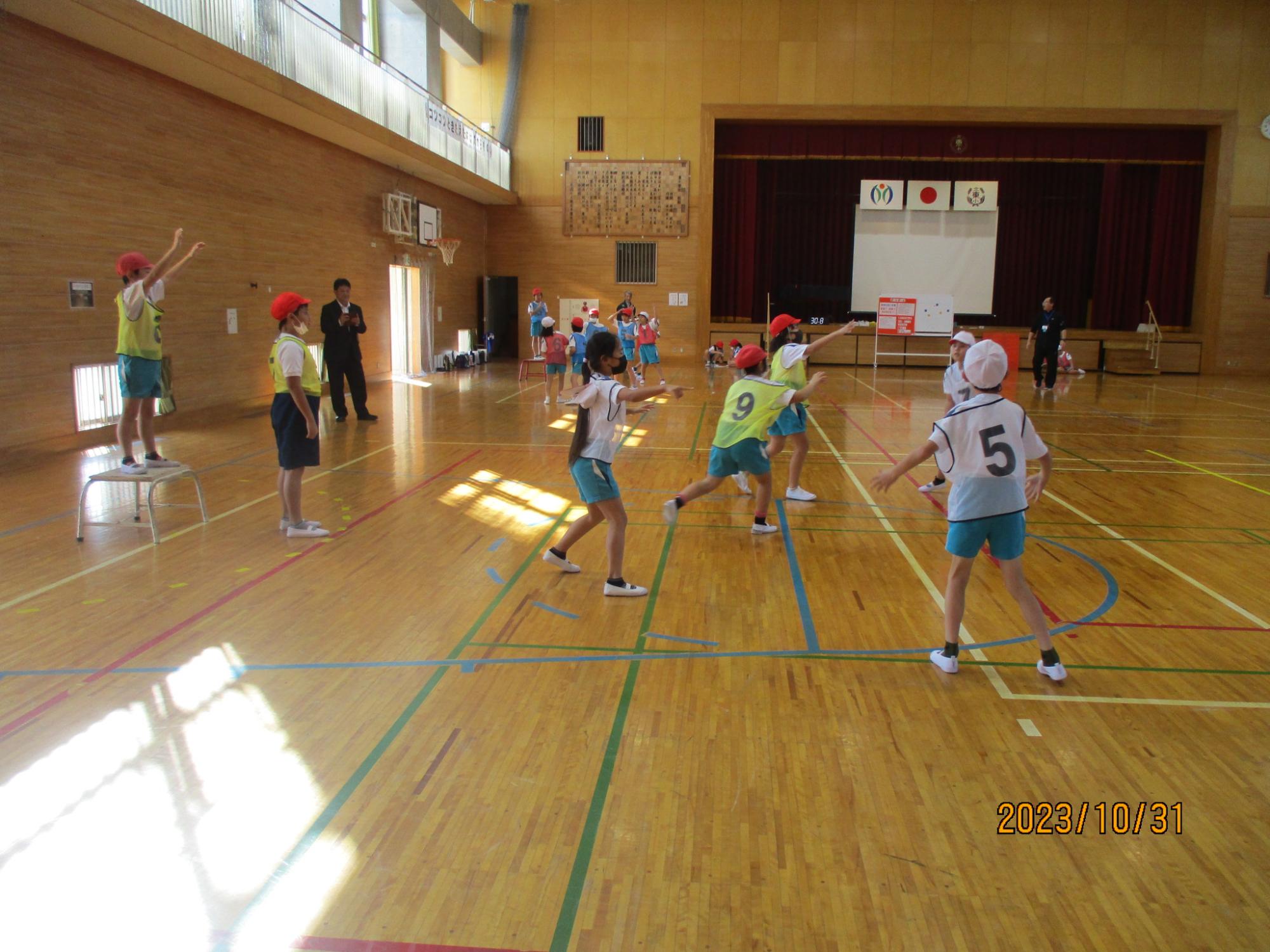 R5 3年生ポートボールの授業2